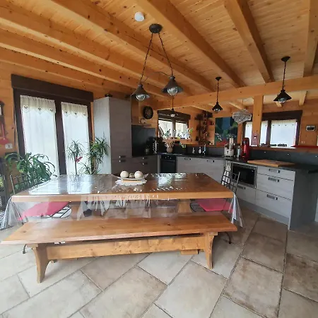 Du Champs Des Semeaux Σαλέ