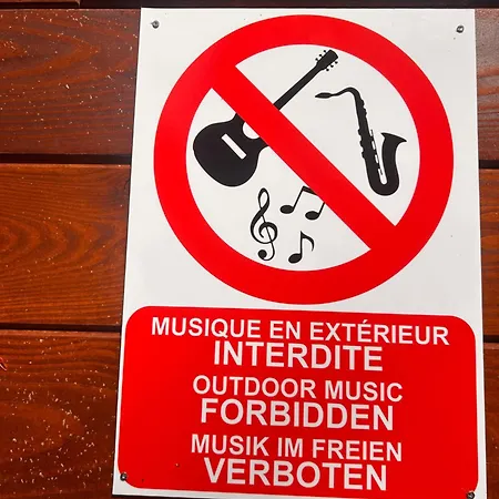 Du Champs Des Semeaux Wisches